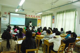 ���(y��ng)���I(y��)�W(xu��)У�W(xu��)ǰ����