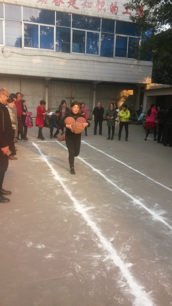 南陽工業(yè)學(xué)校三八節(jié)活動