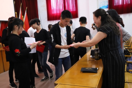 ���(y��ng)���I(y��)�W(xu��)УӢ�Z(y��)���v��ِ�C��(ji��ng)