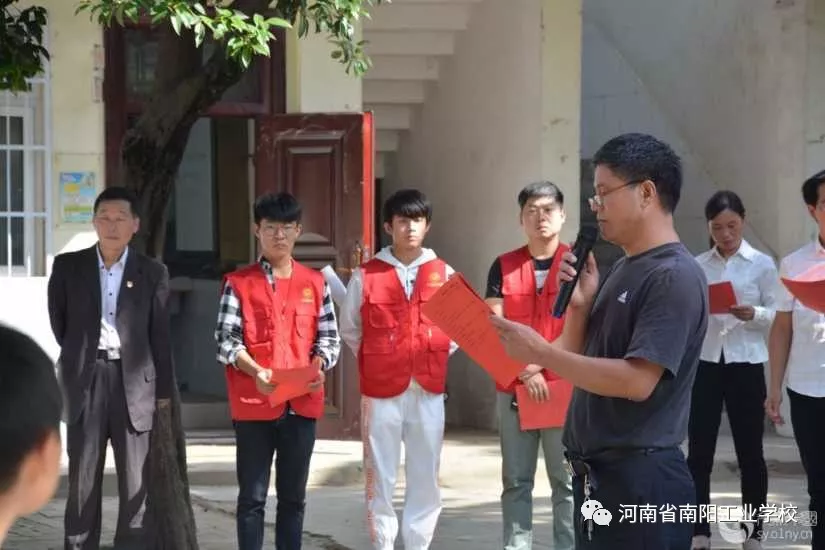 ���(y��ng)���I(y��)�W(xu��)Уֱ�M(j��n)ʮ����С�W(xu��)