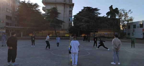 ��ꖹ��I(y��)�W(xu��)У��ë���ِ