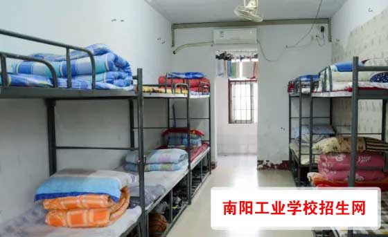 ���(y��ng)���I(y��)�W(xu��)У����l��